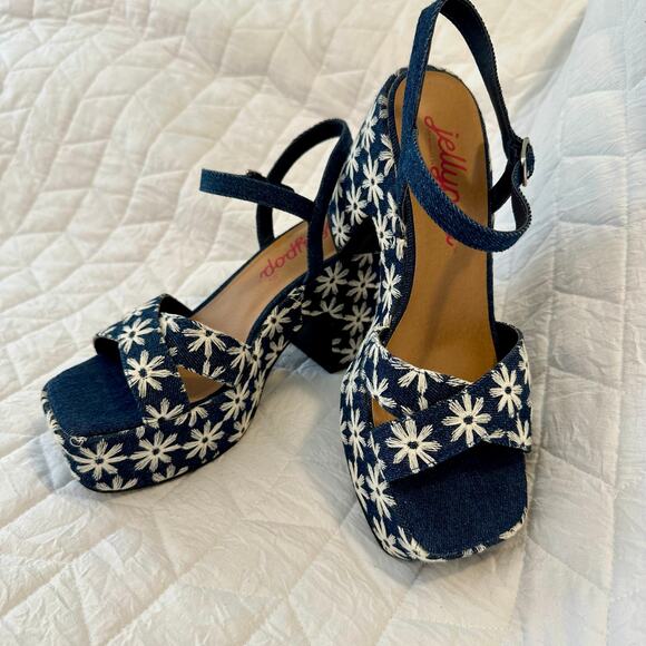 Women’s Jelly pop Bohemian Flower Embroidered Chunky Heels, size 8, denim, - Picture 4 of 11